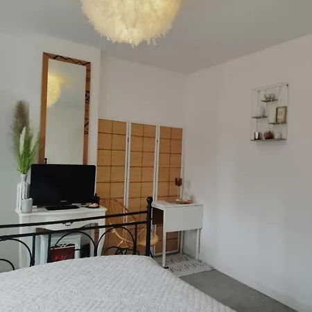 Theishouse منزل للإقامة